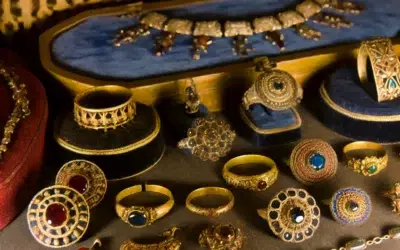 Les Bijoux Anciens : Un Voyage à Travers les Époques et les Styles